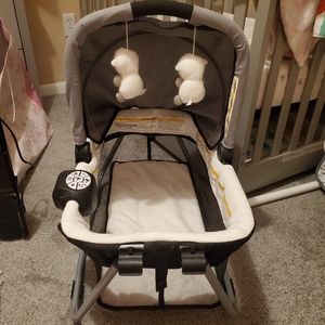 Baby Trend portable rocking bassinet